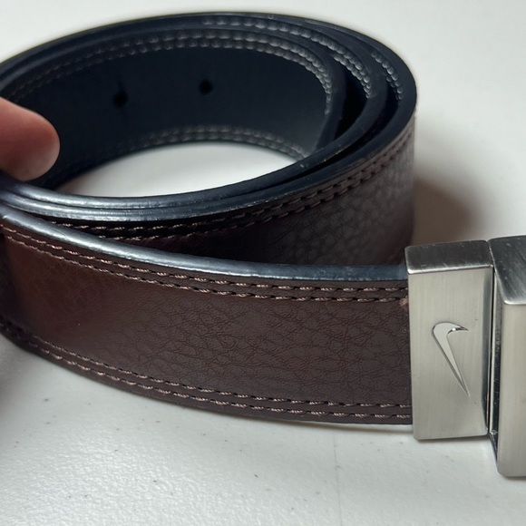 Nike Men’s Belt Reversible Pebble Brown and Black Size Small Belt Golf EUC - Picture 4 of 11